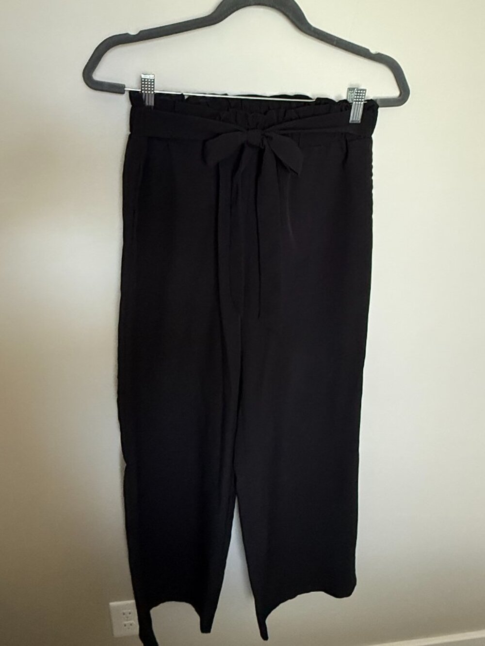 Black Paperbag Waist Wide Leg Crop Pants Women’s Size Medium